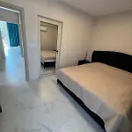 Luxurious 3 Bedroom House Close To The Case de vacanță